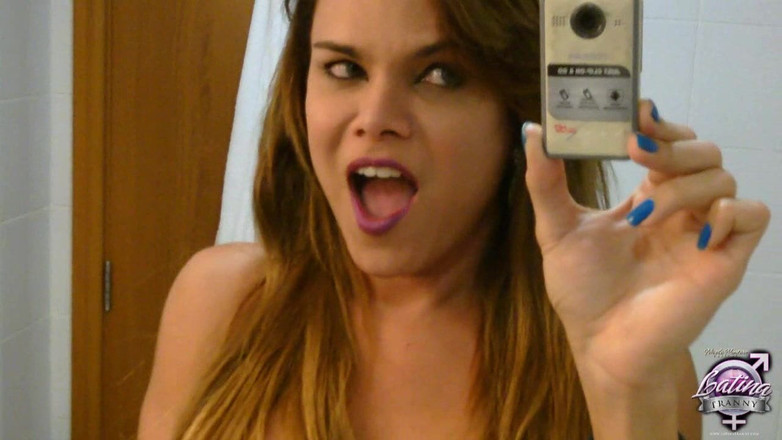 Nikki Montero lesbian life: ट्रांस पोर्नस्टार हिल्दा ब्राजील सेल्फी वीडियो मेरे होटल के कमरे में आईने पर