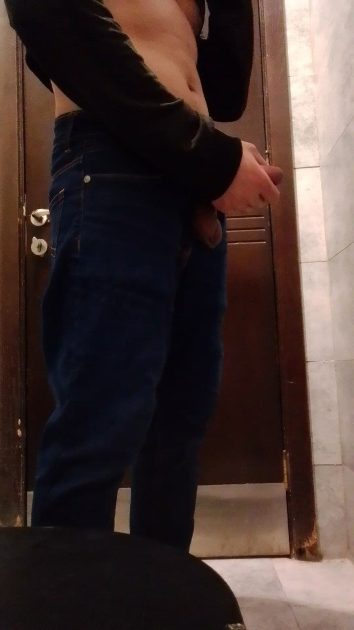 HemoShovel: Indian Young Boy Masterbating in Her Bathroom H.j - Hemoshovel