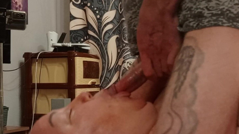 Zona901: Honím si ptáka, abych nakrmila svého souseda spermatem