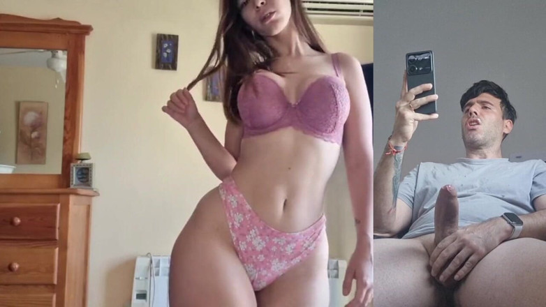 Latinascachondas: Poniendi Hard Friend's Cock