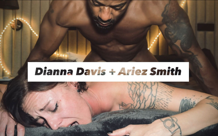 Dianna Davis: Счастливая девушка в видео от первого лица - сильный мужчина перед камерой