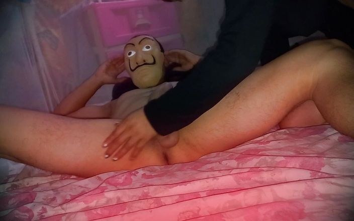 Martin13: Abang tiriku merekam video aku lagi asik ngentot posisi cowgirl...
