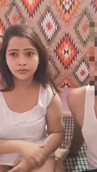 Indianca Mumbai Bhabhi și-a futut iubitul.
