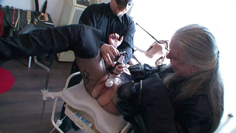 Absolute BDSM films - The original: Доминирование женщиной в маске