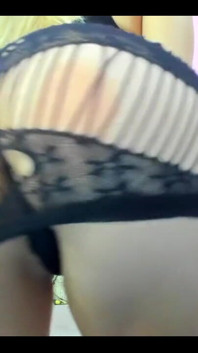 Old video wiggling butt