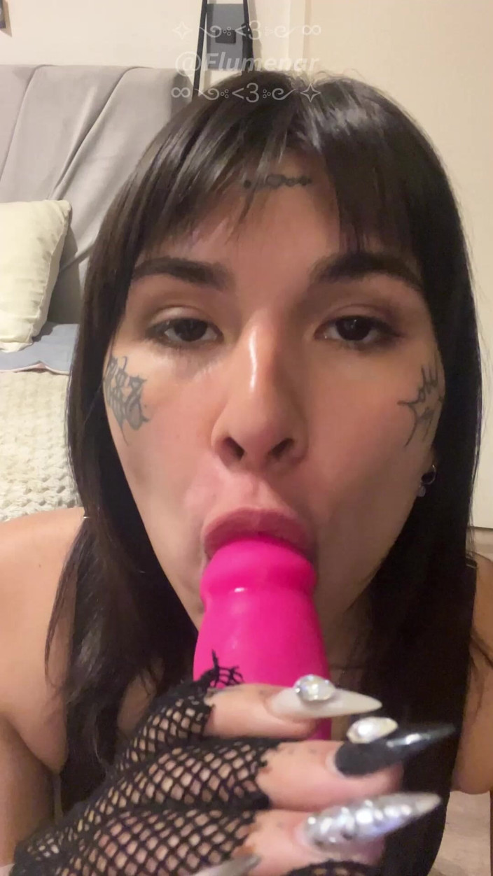 Flumenar: Rosa dildo, heißes tattoo, trans-mädchen