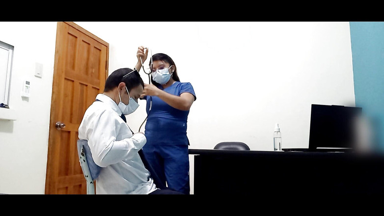 Martin13: Снова пошел на вирус! Медсестра просит свою пациентку о сексе в офисе медицинских назначений, угадай, что произошло?