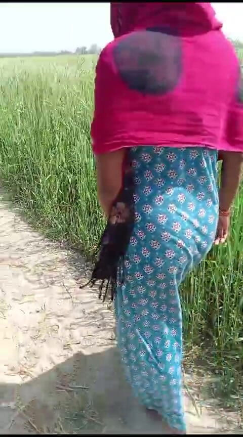 RadhaDevi: Village Bhabhi knullar XXX Video