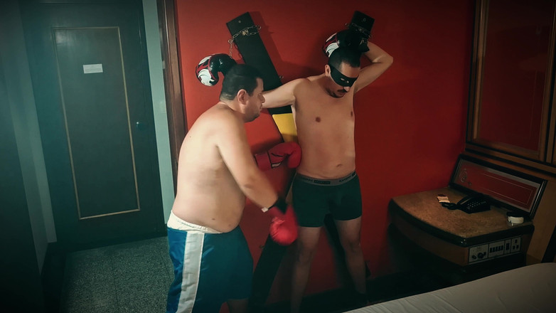 Combat and fetish: X dominanz: Bär boxen gegen jobber