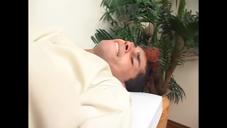 The Transexuals Megastore: 그 자식은 트랜스젠더에게 미쳐버린다.