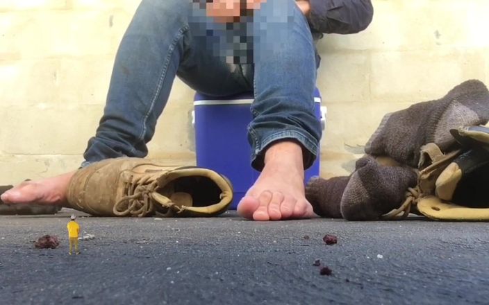 Manly foot: Huge Tradie Monstrous Feet! - Tiny Micro Human Man - Watch Out...