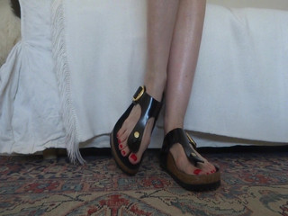 Lady Victoria Valente: Vrtěcí show s plochými pantoflemi