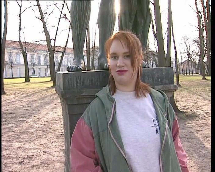 YOUR FIRST PORN: 거대한 딜도를 가진 통통한 비키