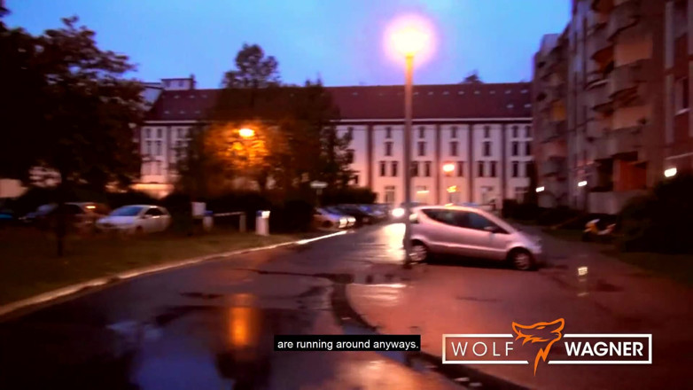 Wolf Wagner Com: Cute teen chick Scarlett Scott meets an older guy in...