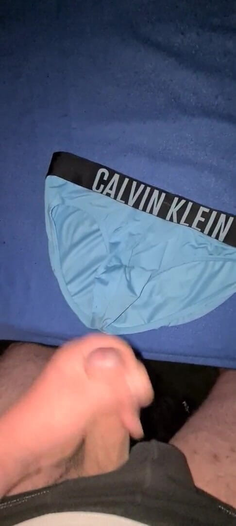 CumShorts: Sborra in biancheria intima 2