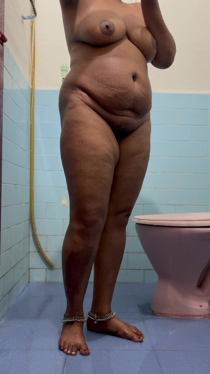 Anajanadevi: Anjana, смачний стогін у ванні