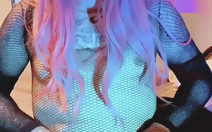 EmmaInkTrans: Мені так приємно грати зі своїм членом