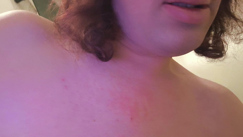 JanineLang: 裸でゴミを出しました(隣人にやられた)