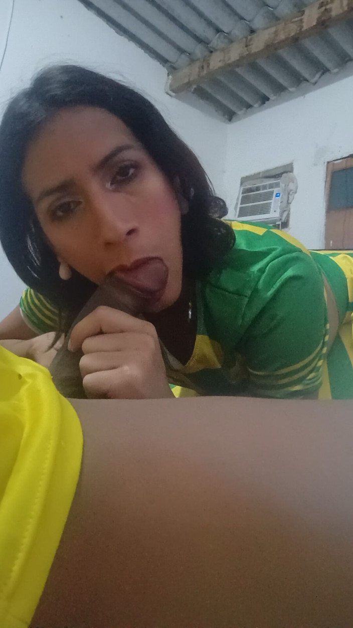 Femboy from Colombia: Dit transmeisje is terug om alles te geven