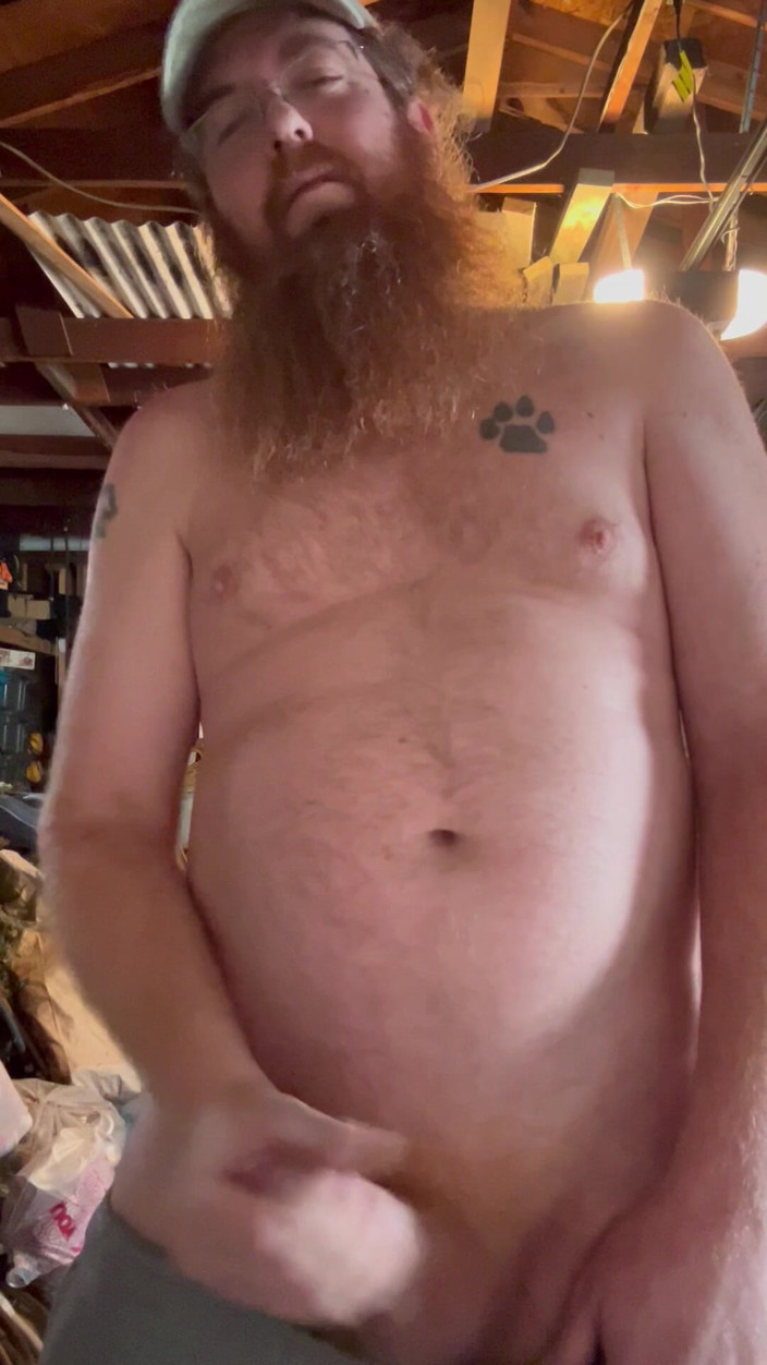 Big Baz: Redneck melancap dan pancutan mani dalam garaj