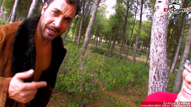 EroCom: Une fille mince veut une bite dans son trou du...