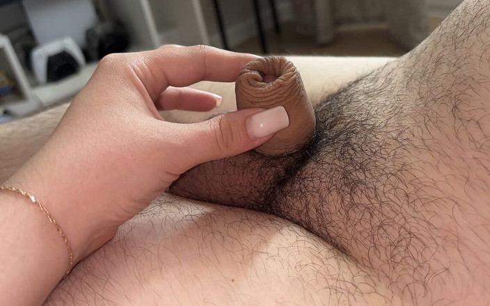 Nviz: Humiliation of a Microscopic Hairy Penis