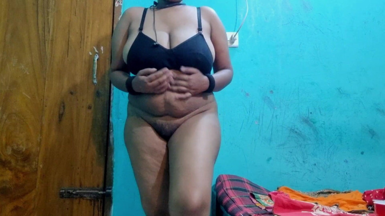 NilaRani693: 大阴户的饥饿女孩等待被鸡巴操