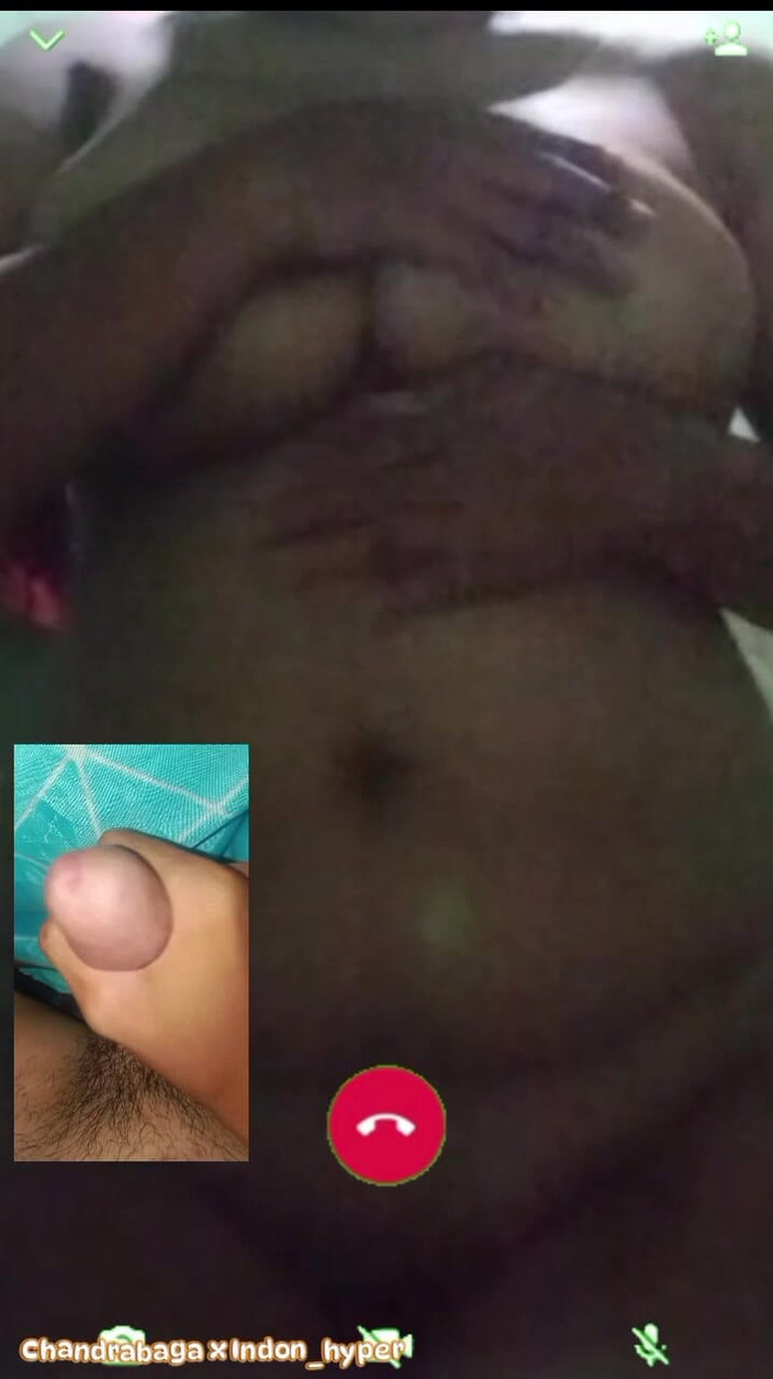 Claraidn: Panggilan video seks dengan ibu tiri saya Ahhh Orang-orang Payudara...