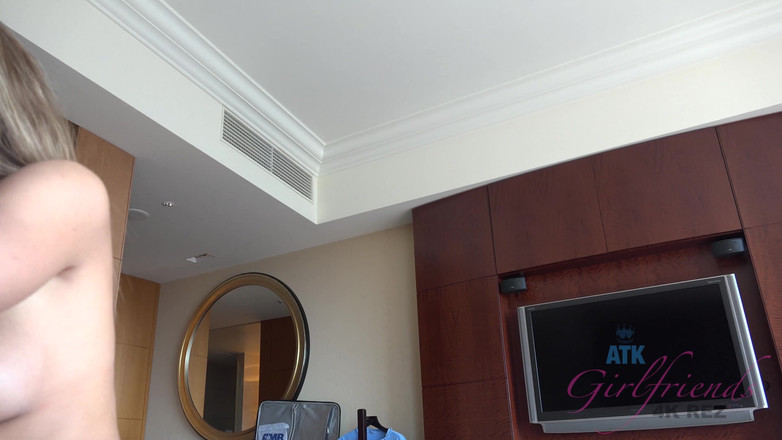 ATK Girlfriends: Você começa a foder seu estilo cachorrinho, e antes que...