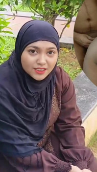 Pobre chica musulmana en hijab follada por productor de video porno por dinero