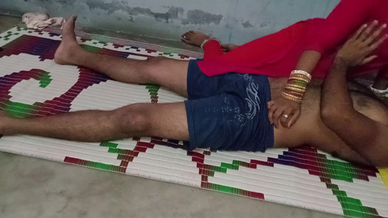 FireeCouple: 인도 하녀가 자지를 만지는 첫 번째 시간