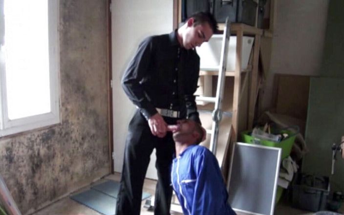 CASTING PORN AMATOR: Young worker fucked at work by his boss