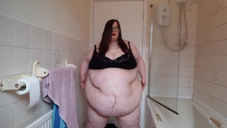 SSBBWLadyBrads: SSBBW 배꼽 흔들기