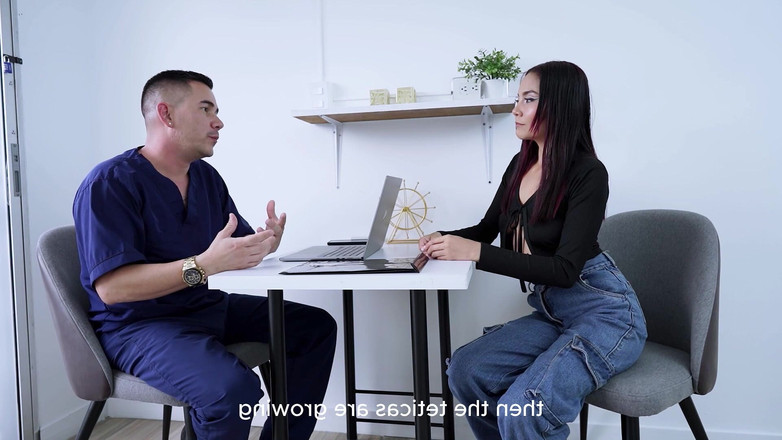 Jean Paul: Oh, nu! Un ginecolog își împinge penisul în păsărica strâmtă a unei femei...