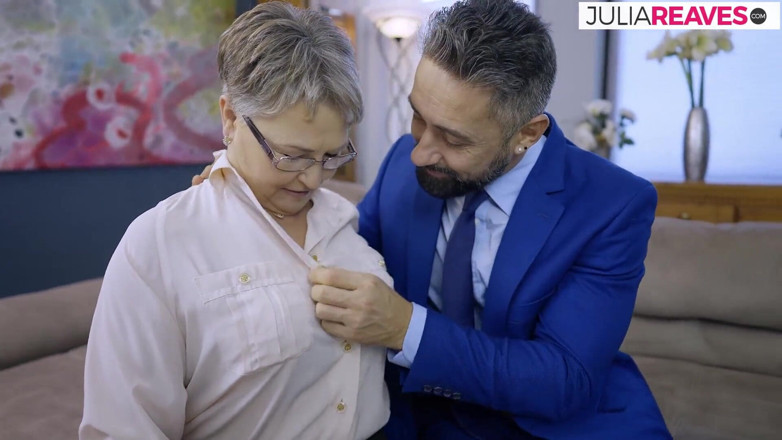 Discover 4K: Babička si užívá lízání kundičky a pak je ošukána do...