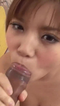 Carina ragazzina asiatica scopata arrapata dal fratellastro