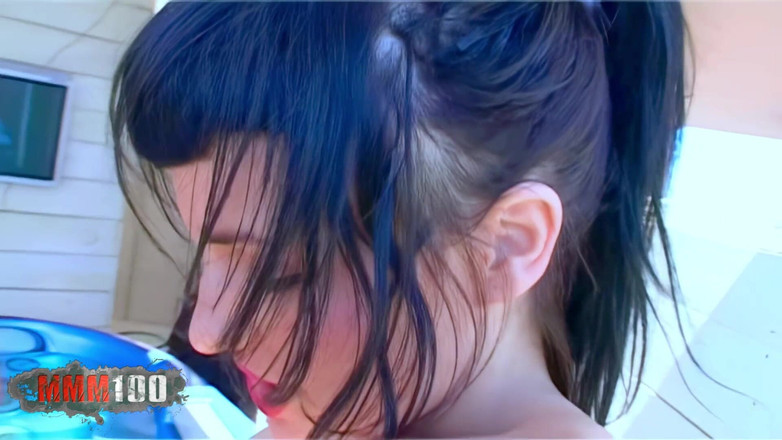 MMM100: 자쿠지에서 핑크 딜도로 노는 핫한 레즈 포르노 스타 2