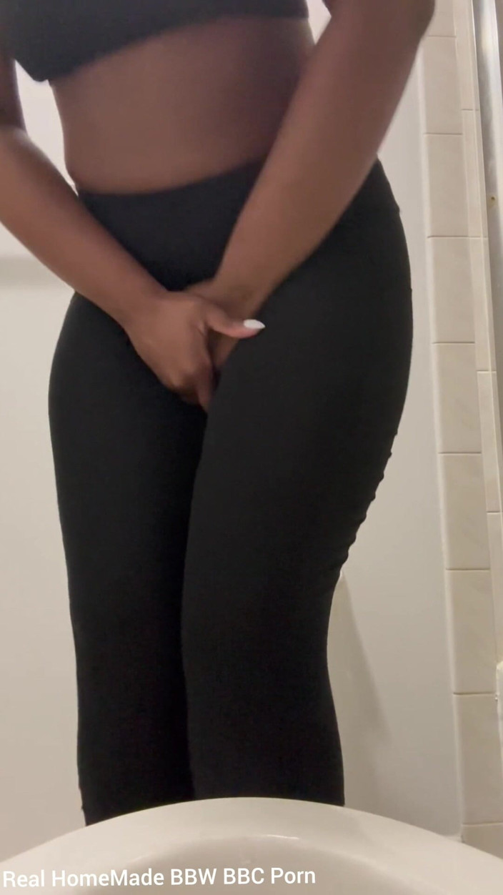 Super sexy ebony cuties: Desperate for a Wee Cutting My Legs Pissing POV in...