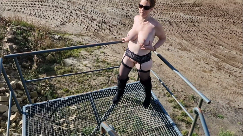 UserBitch1: Nip Nudity