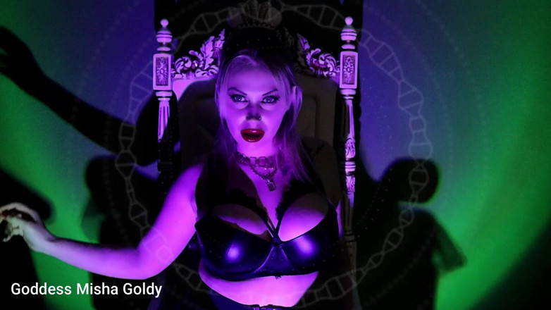 Goddess Misha Goldy: 进入我的吸烟魔法网！