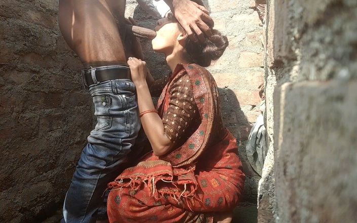 Hot bhabi gold: Indian Desi Erotic Bhabhi Fucks in The Openly Bathroom Outdoors