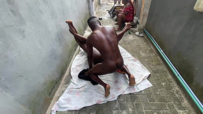 Sex naija 1: Der typ fickt wie ein tier