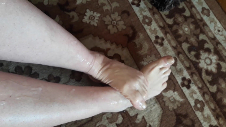 Emma Smith: Stepmom found used condoms of stepson. Foot fetish cum