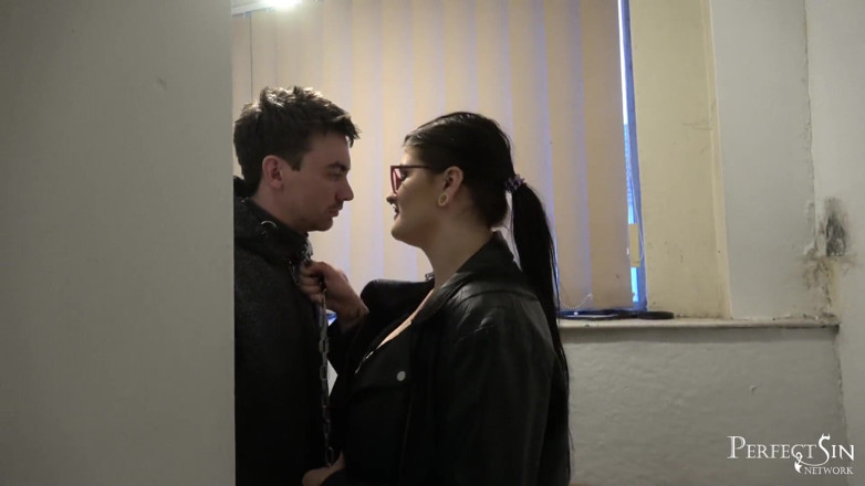Perfect Sin Network: Kejutan seks threesome