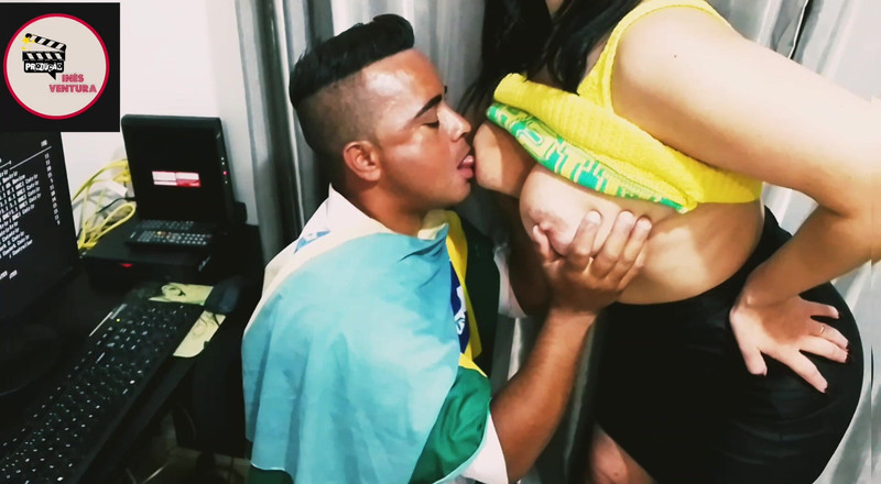 Raquel Cardoso Da Rosa: 私は魅力的なブルネットの同僚の夢を見ました。