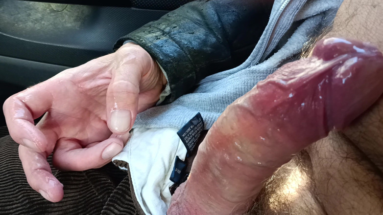 Rockardglans: Großer unbeschnittener schwanz, cruising auf dem parkplatz, nahaufnahme von sperma,...