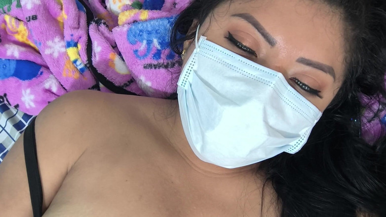 NEGRITA SEXY: Vú to và đôi chân mở rộng khoe gói âm đạo khô của...