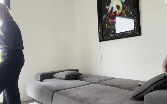 GIULIANA_OFFICIEL: I am applying to be a babysitter