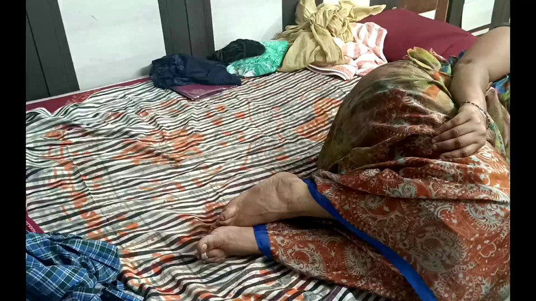 Sexy sindu: Mooie Bhabhi-seks in Saree