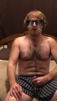 Dude in weird eye glasses JO 2 cum